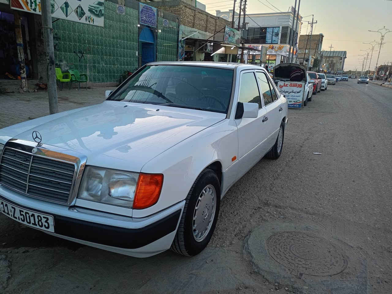 للبيع مارسدس دب موديل 1990 مكفوله من الضربه والخياس قواعد دبل مكانه ناصريه السعر80  الاتصال ***********
