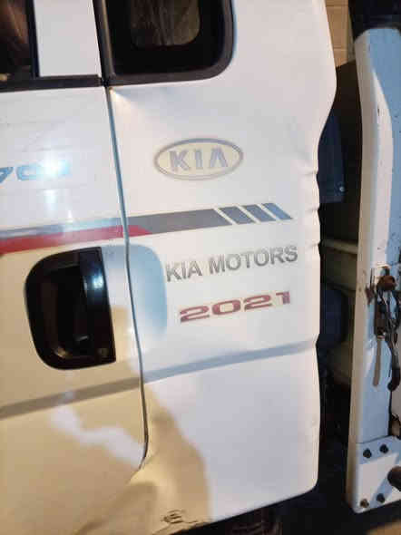 السلام عليكم اللبيع بنكو مفتوح 2700 مديل ١٨   (بسمي) سنويه (جديده ال٢٩ سياره صاعده هزه) بيها ضربه بسيطه موضحه بل صوره سعر 110 العنوان بصره حي الحسين رقم الهاتف ***********
