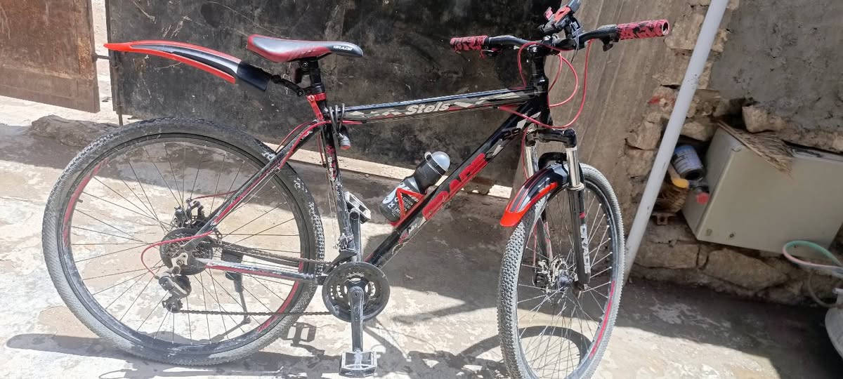 سلام عليكم بايسكل البيع مكاني الخمسه كيلو بايسكل صالي يومين من شديته 150وبيه مجال الطيبين رقم الهاتف ***********
