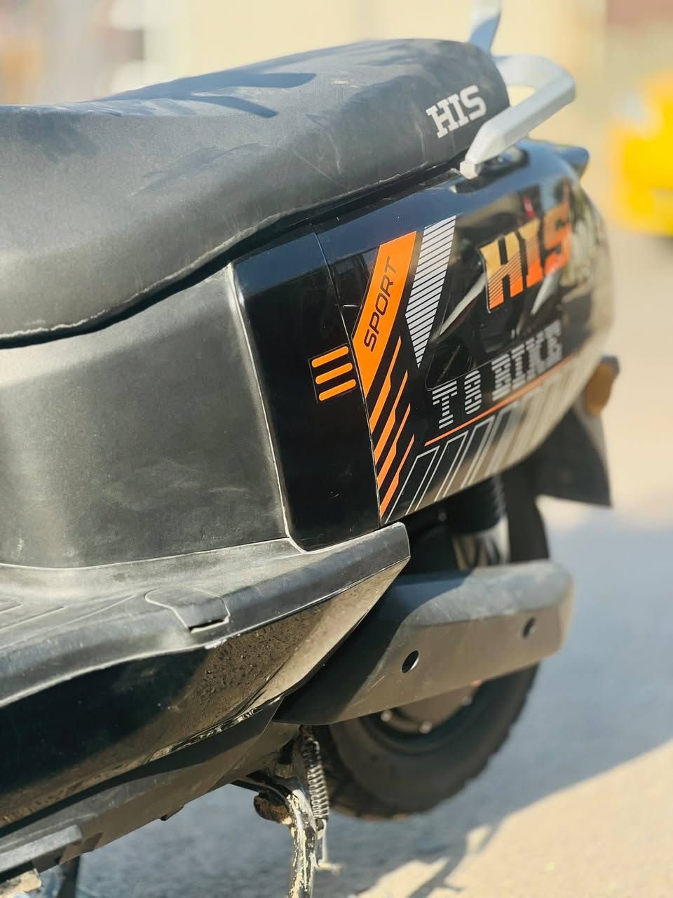 دراجه شحن نوع HIS مستخدم 2 اشهر
مواصفات⬇️
✅6بطاريات كبير 
✅بريك امامي وخلفي 
✅اشاير يمنه ويسره 
✅نظام البك للخلف R
✅فيها 4 سرع ونظام تبديل السرعه 
✅تثبيت السرعه 
✅ضوء عالي وناصي 
✅اضوية داير مدايرها بكل الالوان 
✅السرعه يكتب 100 حقيقي 70
السعر 800 الف وبيها مجال 
*********** للاستفسار
