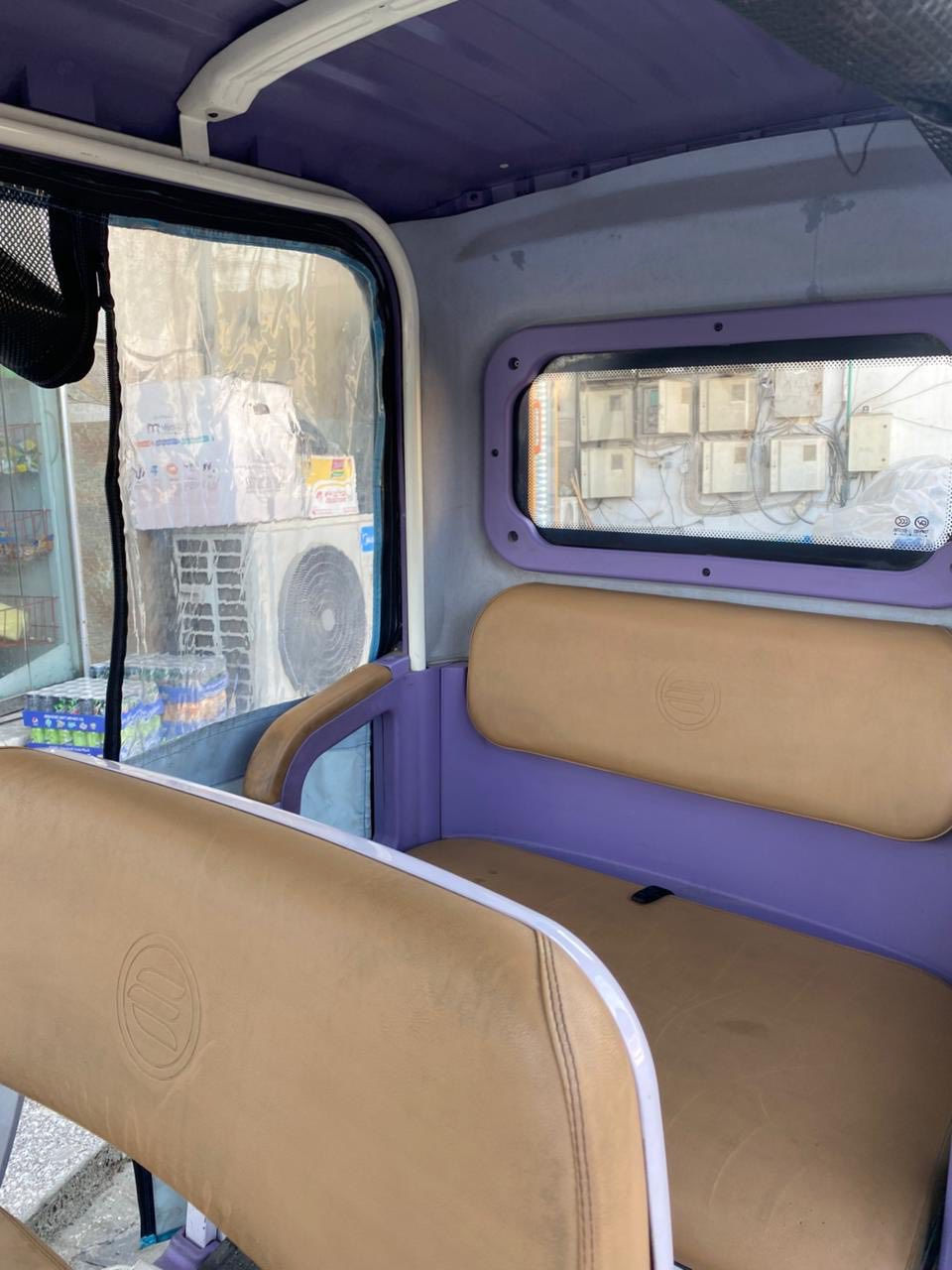 السلام عليكم تكتك شحن للبيع  فول مواصفات شاشه لمس +بلوتوث وراديو+كامره خلفيه + حساسات خلفيه+ اوتو بارك+سايد بريك+ مدخل شحن هاتف+ نضام RوD+بريك امامي خلفي +٥ بطاريات كبير مسطره

كشنات جلد 
تاخذ ٣ نفرات
بيها كير مرتفعات
السقف فايبر كلاس
بيها كم شخطه بسيطه من الخارج 
صار ٥ اشهر من نزلتها من الشركه

دراجه خير من الله تمشي بل شحنه الوحده ٤٠كيلو حقيقي 
السعر مليون و٨٥٠ وبيها مجال
للتواصل ***********
