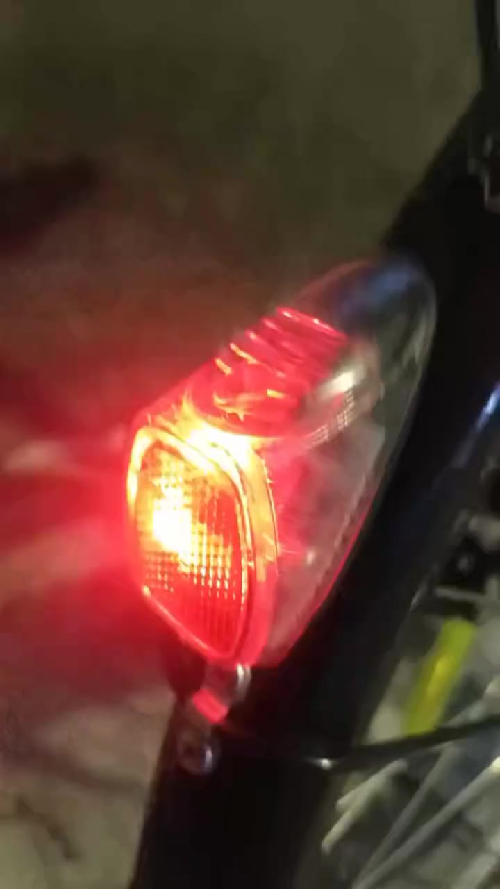 سلام عليكم باسكل للبيع حجم26فول نضافه  لون اسود كامل غراضه لسعر 160وبي مجال مكان طويريج لخيرات ابرويه


**إذا كنت صاحب هذا الإعلان وتريد حذفه لأي سبب، رجاءا أرسل رسالة إلى الدعم الفني**