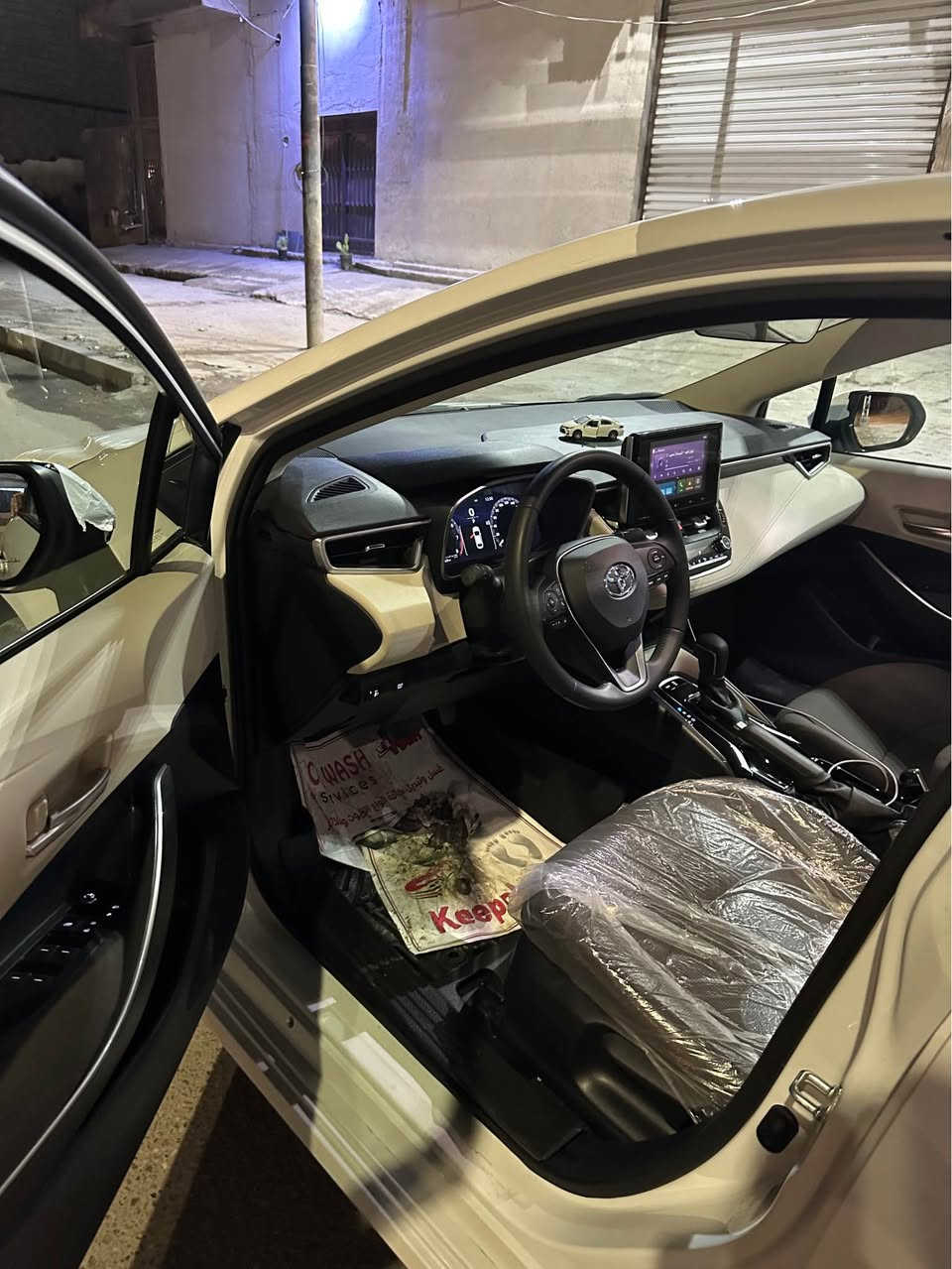 كورلا 2025 ساز بانزين زيرو كلين 
ماشية 3000كيلو بس جبتها من اربيل ورجعت بيها مكفوله حته من النمشه والزلغ فول مواصفات 1/1 شاشه جبيرة كاربلاي عينتها شاشه تجي
مكاني بصرة جزائر سعر 205 نهائي شراي اتصل *********** البصرة, العراق
