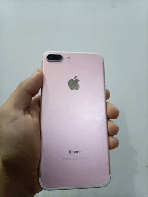 جهاز مكفول بدون اي شكال بطاريه ١٠٠ مبدل شاشة 