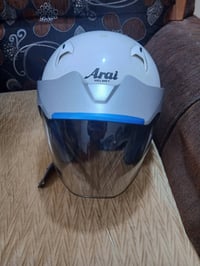 شباب خوذه للبيع قياس XL  نضيفه بس مخدات تعبانه سعر ١٢٥ ألف  ٠٧٧٠٦٩٨٧٤٩...