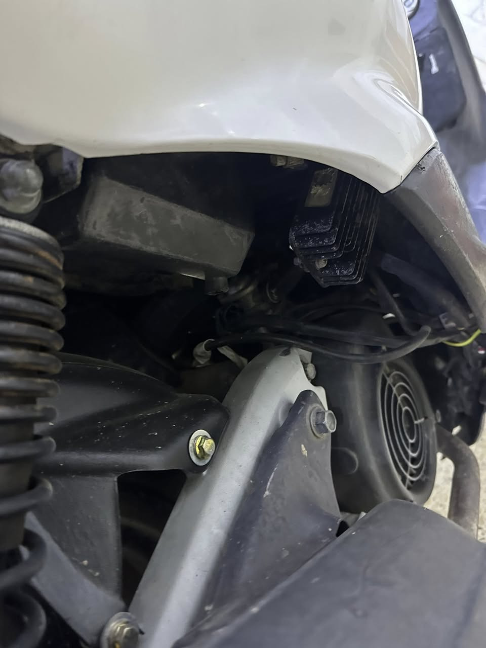 السلام عليكم دراجه سكنس نثيه ياباني خير من الله الدرجه نكره سلفه شلعه معدل كهربائيات كلها شغاله وتجي تجيب وياك فيتر وتفحص السعر ٦٠٠ وبيها مجال للشراي مكاني مدينه الصدر الرقم ***********
