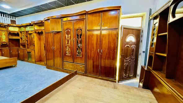 السلام عليكم من رخصت المسؤولين غرفه نوم مسرح احطاطه داخل خارج النظافه فول اربيعنيه السعر ٧٥٠ وبيها مجال العنوان الرمانه البوعبيد التواصل خاص او اتصال على الرقم الثاني ***********
