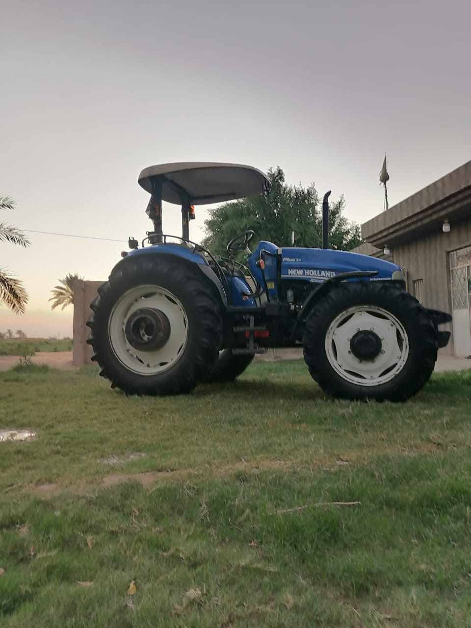 مكينه نيوهلند للبيع موديل ٢٠١٢ رقم أربيل مكفولة العنوان السماوه الخضر السعر الاتصال على الرقم ***********
