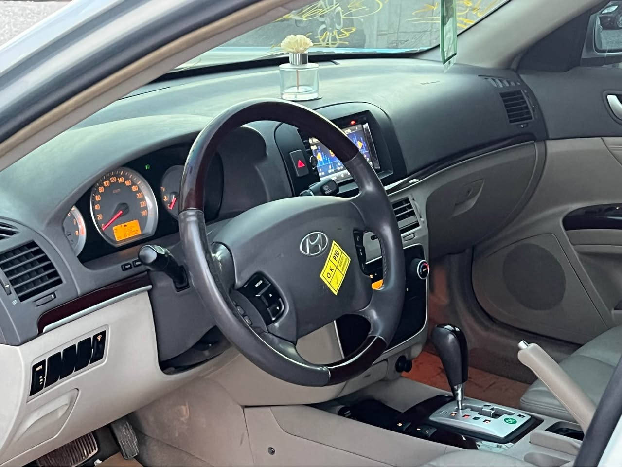 الله يباارك صالون بيج راهو   
         بسعر 💸💸27.800💸💸
 🎖🌟 معرض القمه  لتجارة السيارات 🌟🎖

🌟النوع : SONATA

🌟 سعـة المحـرك : 2.0 أصلية💯✅

🌟 سـنة الصـنع :2007حقائق

🌟 عداد المسافة المقطوعة79km✅ 

🌟 نـاقل الحـركة : أوتوماتــگ  💯
 سيارة ربي يبارك 🔥 عيب واحد لا باذن الله 🤍
  قيادة سفااار  🤍
▪️صالون بيييج
▪️حساسات خلفيه
▪️ديسكوو 17
▪️تحكم كامل ف المقود مع منظومة اتصال 📞 
▪️تدفئة في الكراسي 🔥
▪️تكيف فريز من اول طقه ❄️ 📦
▪️كرسي كهربائي ✅
▪️كراسي جلد ✅
▪️استار خلفي ✅
🌟 خَـاليـة مِنَ القَصْ و السُّـوسْ والقِشرةٌ نهائي✋✅
🌟 محرگ وكمبيو 10/10 بالضمانه 

🌟 الحـالة : مُمتَــٰـازَة جداً 💯✅

🌟 إستيــراد كوريا حديث 2026🚗 🇰🇷✅

🌟 جمرك / رسالة مفتوحة ✅

-سيارة كسبة لاقوة إلا بالله قمة في النظافة❤️

-برشام الدار فالبواب والعتب✅

-سيارة تحتها سيرية جديدة 🛞🛞

_____مكان طرابلس كوبري الشاحنات ______
رقـم الهـــاتِفٌ ‭‬:↘️⬇️
اتصال او واتس0935552520📱📲 طرابلس, ليبيا


**إذا كنت صاحب هذا الإعلان وتريد حذفه لأي سبب، رجاءا أرسل رسالة إلى الدعم الفني**