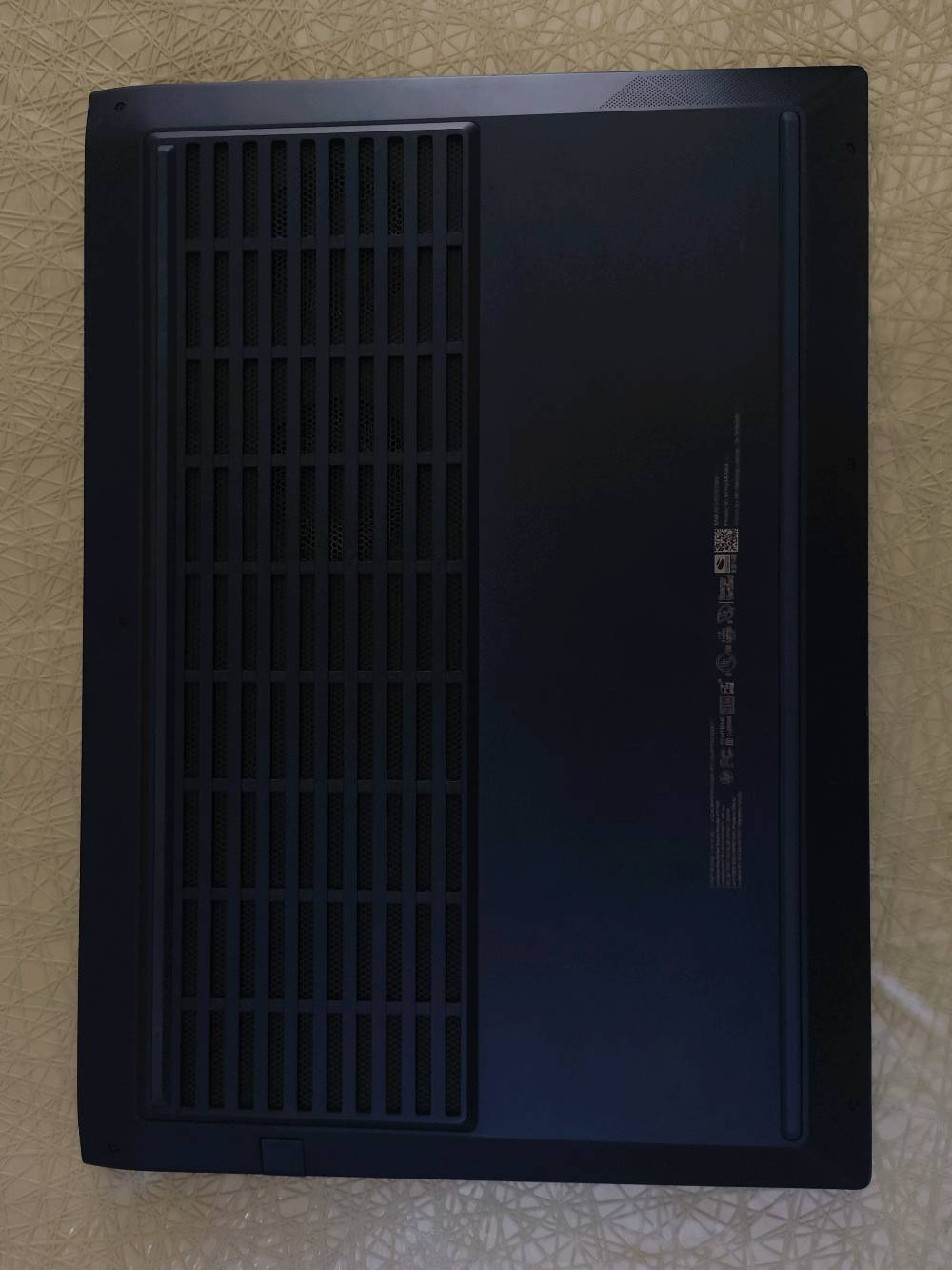 لابتوب اتش بی HP Victus F15-FA1000 gaming laptop

لابتوب تكدر تشتريه وتكول اشتريت جهاز جديد وبالك مرتاح، استخدام طالب كلية خفيف والجهاز بعده بضمان الشركة الي يخلص شهر12 صحة البطارية 98% مشحون 46 مرة فقط. الجهاز كامل بدون اي خدوش + شاحنته الأصلية (بعدها بچيسها) + جنطة لابتوب هدية .

CPU المعالج : I7 12th H
GPU كرت الشاشة : RTX 4050 6 VRAM
RAM الرام : DDR5 16GB
Storage التخزين : SSD 512 GB
Screen الشاشة : IPS 144 HZ
شركة HP بهذا اللابتوب متعاقدة مع الشركة الدنماركية العريقة Bang & Olufsen المختصة بمجال الهياكل الصوتية وهالشي يضمنلك تجربة صوتية ممتازة تفتقر الها اغلب اللابتوبات المعتمدين بنظامهم الصوتي على الشركة المصنعة فقط. سعر النسخة الجديدة حوالي 1,600,000 وهذا اللابتوب ابيعه ب 1,250,000 وبيه مجال بسيط للشراي.
شنو المواصفات التفصيلية للجهاز؟ يعني الموديل الكامل، نوع المعالج، الرام، وسعة التخزين؟: 

CPU المعالج : I7 12th H
GPU كرت الشاشة : RTX 4050 6 VRAM
RAM الرام : DDR5 16GB
Storage التخزين : SSD 512 GB
Screen الشاشة : IPS 144 Hz
الجهاز شكد حالته؟ بيه أي خدوش، كسر، أو قطع متبدلة/مصلّحة سابقاً؟: 
الجهاز شبه جديد بدون اي خدوش او قطع مبدلة .
البطارية شكد تقعد تقريباً؟ وهل الشاحن أصلي وموجود ويـاه؟: 
نعم موجود
وين موقعك بالضبط؟ وهل متاح الاستلام اليدوي أو التجربة قبل الشراء؟: 
بغداد، اذا ببغداد نعم
شنو سبب البيع؟ وهل عليه ضمان أو فاتورة بعده موجودة؟: 
يوجد ضمان الشركة + سبب البيع مدا استخدمه