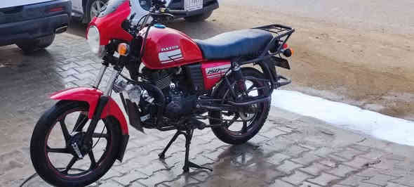 دراجة جاهزة ربع متذب عليهة شرط، مكينة اتخبل لا تنضح ولا اتبخر ولا اتنقص، كهربائيات كلهة شغالة شرط، دشبول اشاير لايت عالي ناصي هورن، زوج تايرات جدد، اكلجات جدد شلعة ومعدل فول، كابريتر جديد اصلي شادة ابلك وفلتر بانزين، اوراقهة نضيفة كلش بالجيس، استان مبايل، يدات جدد، واير كلج واير بانزين ودرع جدد، باتري جديد، شوتة جديدة، دراجة اتخبل كلشي ماناقصهة

#السعر مليون و50 وبيهة مجال شراي اتصل وتدلل ابخدمتك

مكاني كوت خاجية

رقمي ***********
