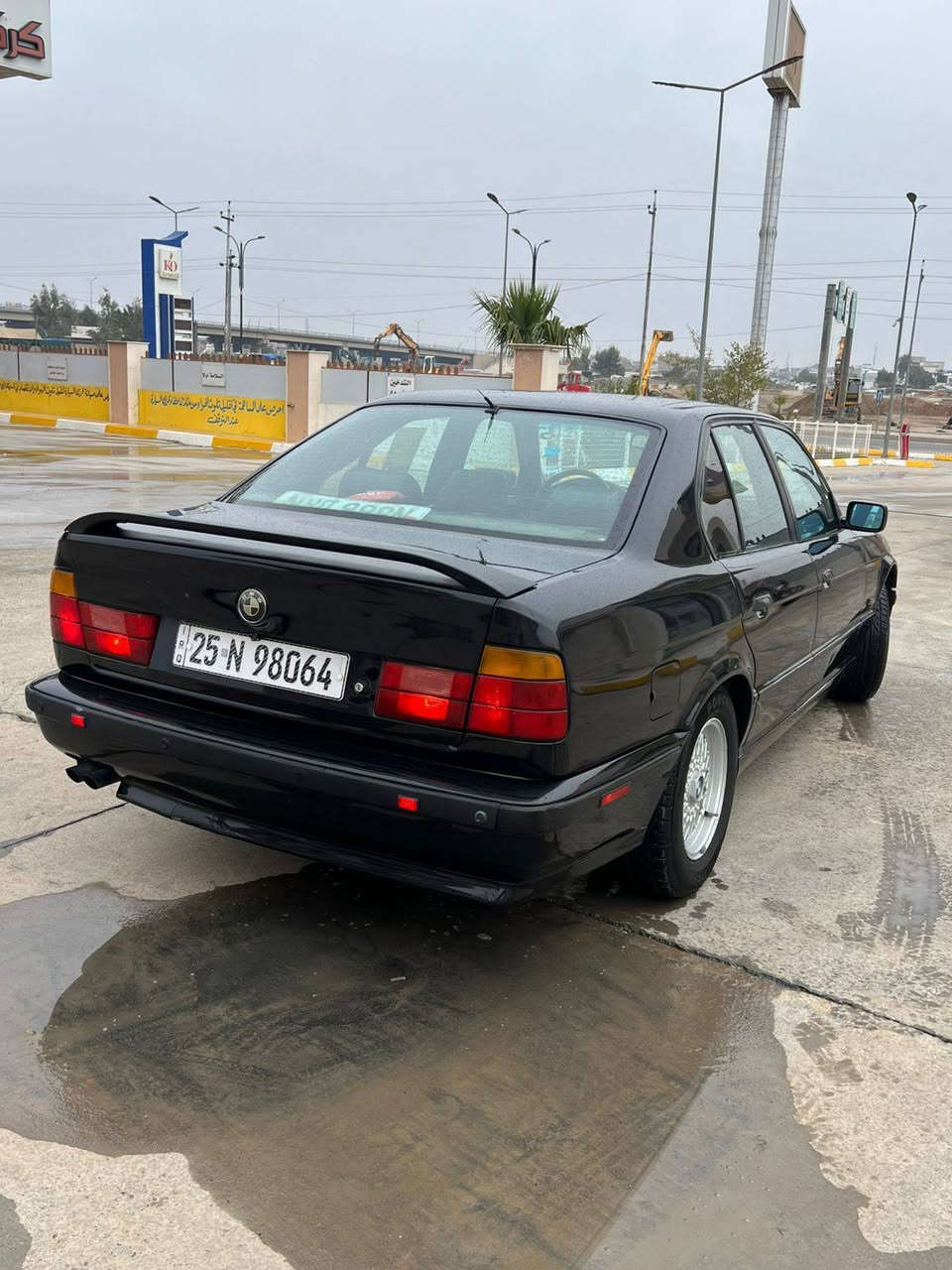 سلام عليكم 

للبيع بي ام 525  موديل 1994 
سياره نضيفه مصبوغه للجماليه 
سياره بسمي سنويه لحد 2027  دفتر بانزين موجود 
محرك و كير واكسل بشرط تبريد ثلج ❄️ 
فول مواصفات سلايت دبل ايرباك دبل جكمجه 
دعاميات M بلادي  مرايات كهربائي 
بجم عريض  
( يرحم والديك كل شي اكو بسوك من10ورقات ونته صاعد عجبتك سياره ع عيني وراسي ماعجبتك تعليق حلو مثل وجهك )

السعر (90 بي مجال )
هذا رقمي *********** كركوك, العراق
