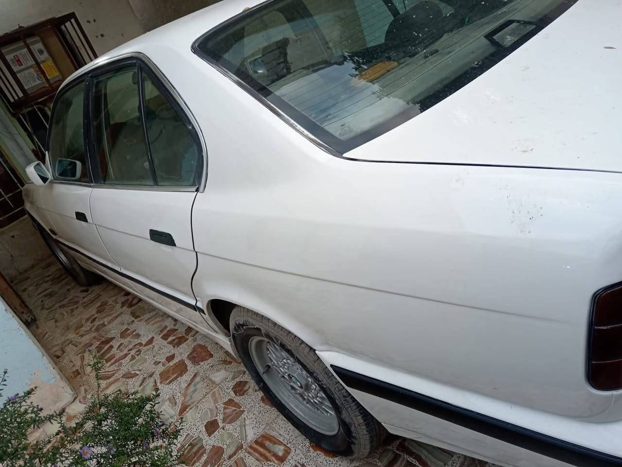 السلام عليكم لبيع بي ام 525 مفتوح كير عادي رقم بغداد سنويه لل27 تخم تاير صدر امامي خلفي جديد سياره جاهزه تبريد ثلج سلايت كشنات كهرباء مكان ديالى السعر 48 وبيه مجال بصيط ***********
