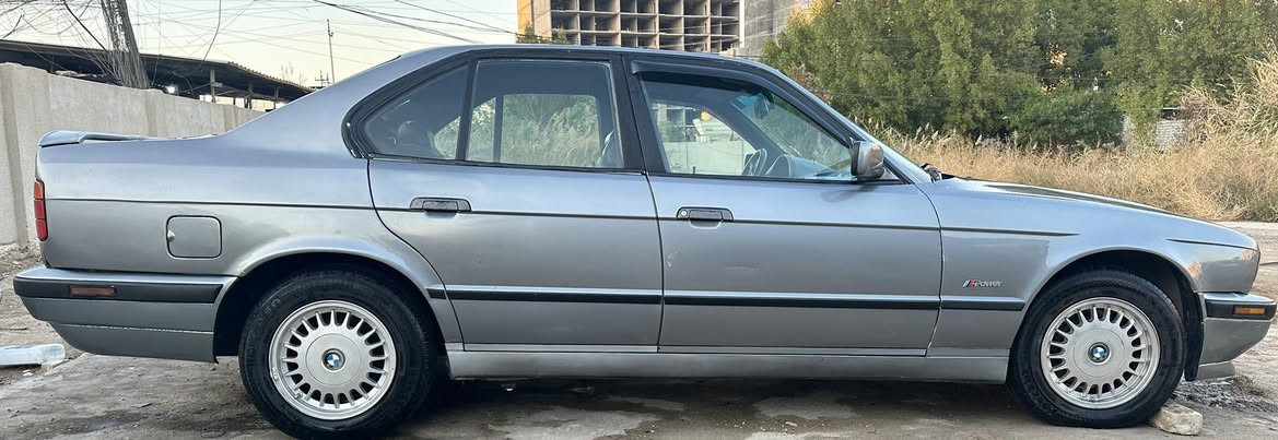 لسلام عليكم 
للبيع او مراوس  كاسح 
حجم 525  مكينه 28 كير عادي
تخم تاير اندنوسي 
تبريد شغال 
صدر  خير من الله 
رقم بغداد. باسمي السياره 
سعر 58  و بيها مجال 
رقم الهاتف *********** عنوان بغداد حي العدل
