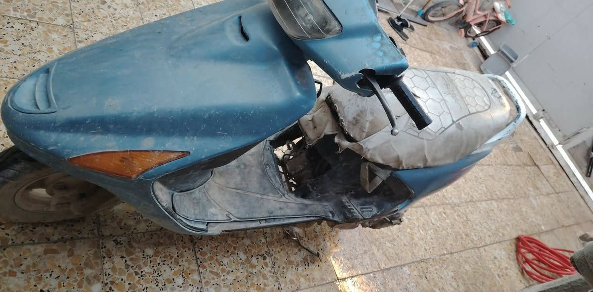 السلام عليكم دراجة للبيع كهربائية جاهزه نكره سلف 250 وبيه مجال قليل مكنته بيه خيط بخار ***********
