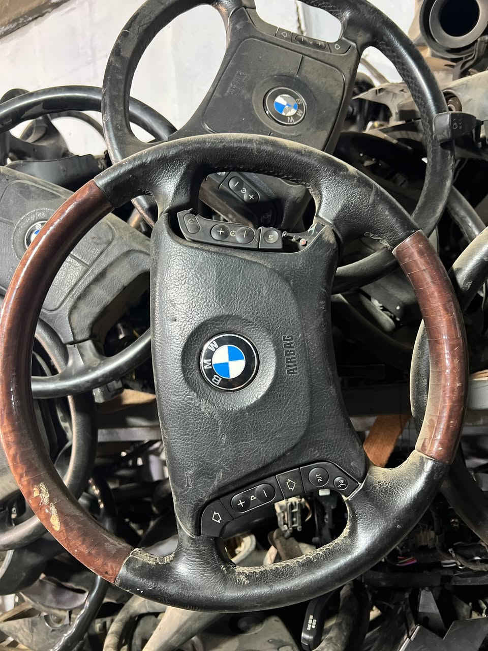 السلام عليكم
دركة صقر موديل 2000 هي وشفت كامله مكمل 

ب100 الف فقط


**إذا كنت صاحب هذا الإعلان وتريد حذفه لأي سبب، رجاءا أرسل رسالة إلى الدعم الفني**