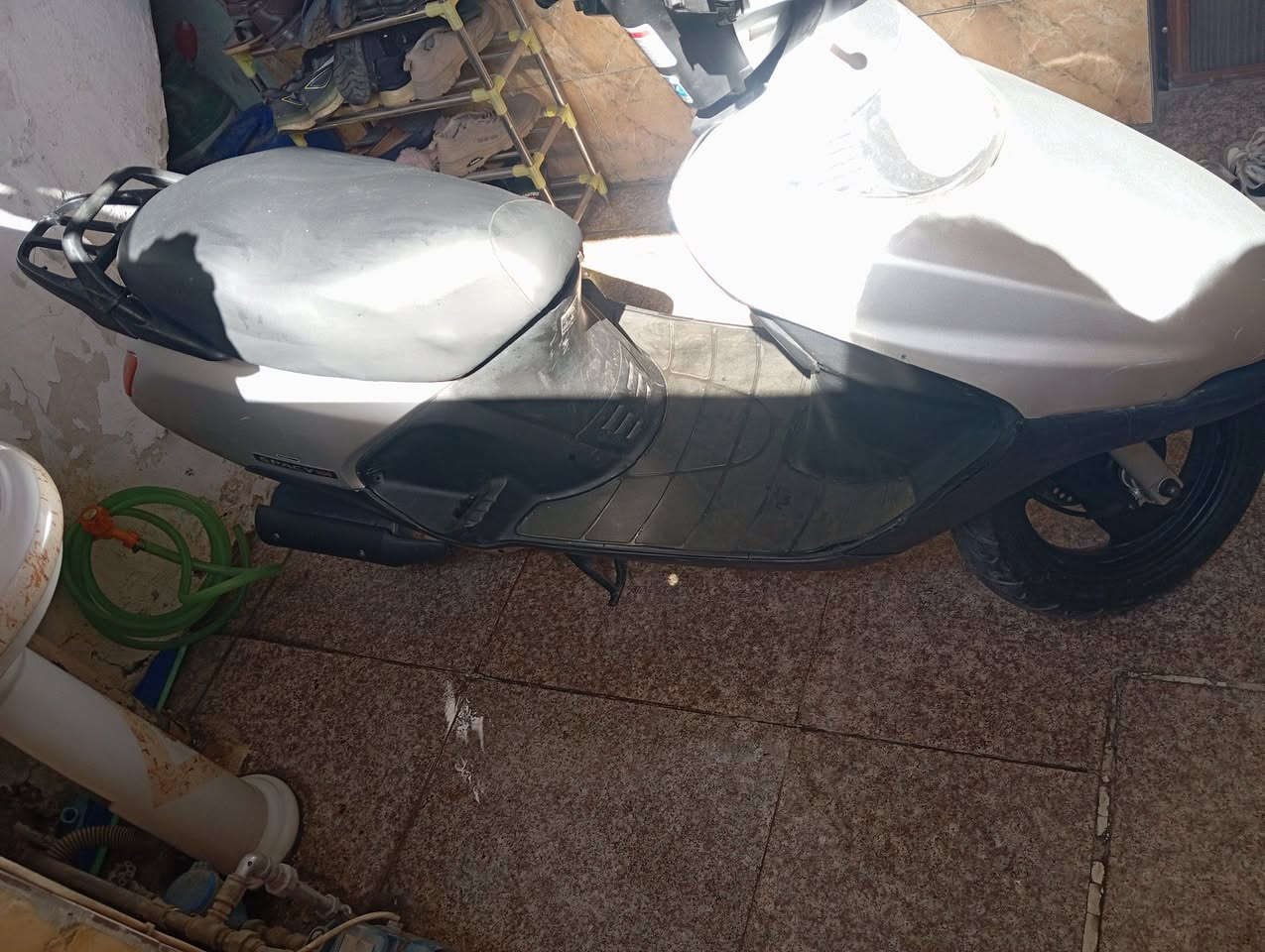 السلام عليكم عندي سبيسي بلاديه مامفتوحه سعر 800وبيه مجال مكاني حي جميله ***********
