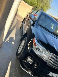 لاندكروز للبيع 2010 باسمي مكفوله كفاله عامه 07813221504