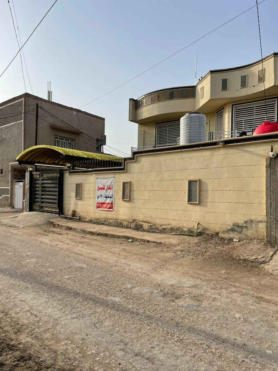 دار للبيع المساحه 220متر سند زراعي 25 يتحول بالطابو بناء نظيف ومرتب السقف كونكريت مسلح الارضيه مع الازاره سيراميك 

📍يحتوي الطابق الارضي ع [ كراح سياره وحديقه  مطبخ وهول وستقبال  ومجمع صحي ]

📍الطابق الثاني 3 غرف نوم

📍 الموقع حله سياحي عتايج

للاتصال / ***********
للاتصال  / ***********
