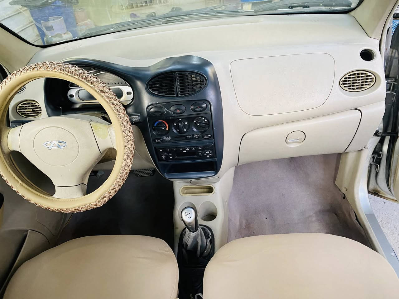 كيوكيو موديل 2012 بسمي رقم بغداد انكليزي السياره هزه جديده خير من الله تبريد شغال محرك كير اوتو السعر 30 وبيه مجال للتصال على الرقم ***********  المنطقه حي الجهاد
