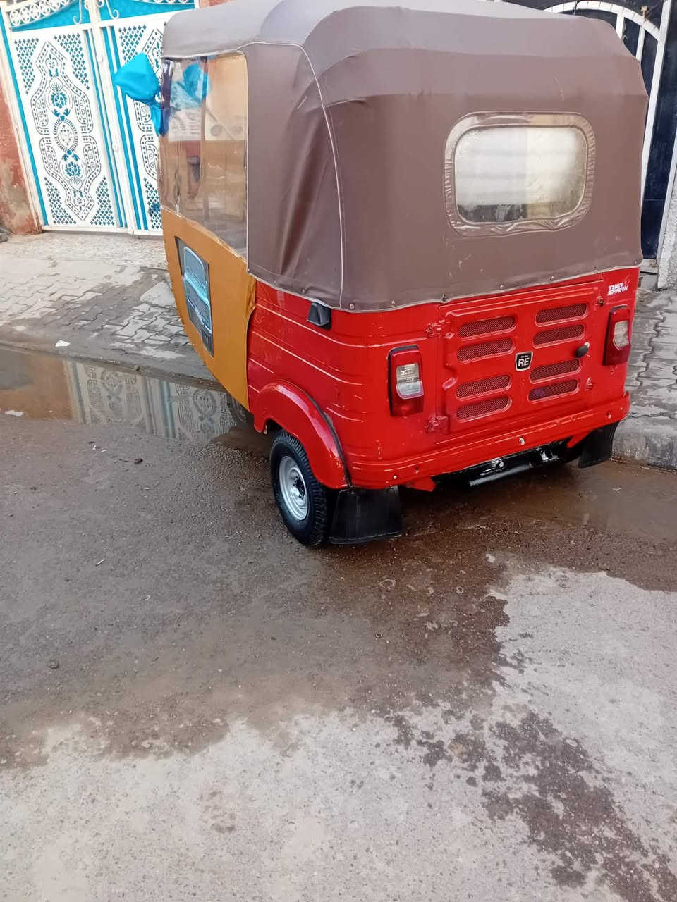 السلام عليكم تكتك للبيع موديل 2018 شهر 12 محسوبه ع 19 سنوية ورقم نكليزي تحويل ثاني يوم  جاهزه عنوان بغداد الحسينيه الراشدية مكلف بنشر ***********
