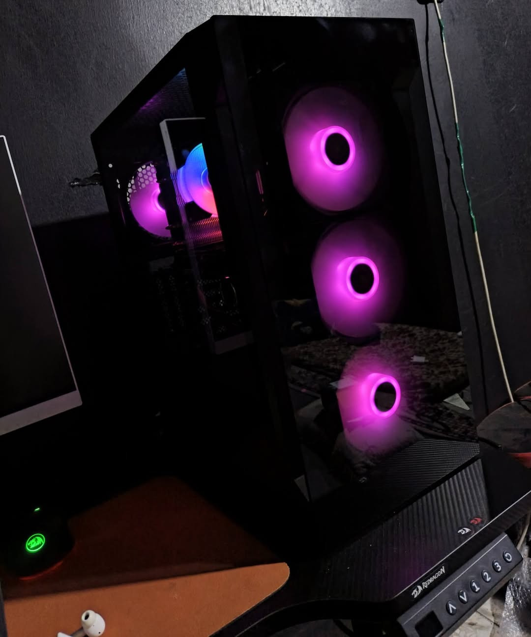 كيس للبيع ٩٠٠ ألف قفل 🔒
مستعمل ٣ أشهر نظافه ١٠٠٪ نقطه تراب مابي
شراي يراسلني سكني بغداد

RTX 3060 Ti
i5 11400F
RAM 2×8 16GB 3600Hz
PRIME H510M-C/PS ASUS
SSD 256+1T HHD
PSU 600W MSI


**إذا كنت صاحب هذا الإعلان وتريد حذفه لأي سبب، رجاءا أرسل رسالة إلى الدعم الفني**