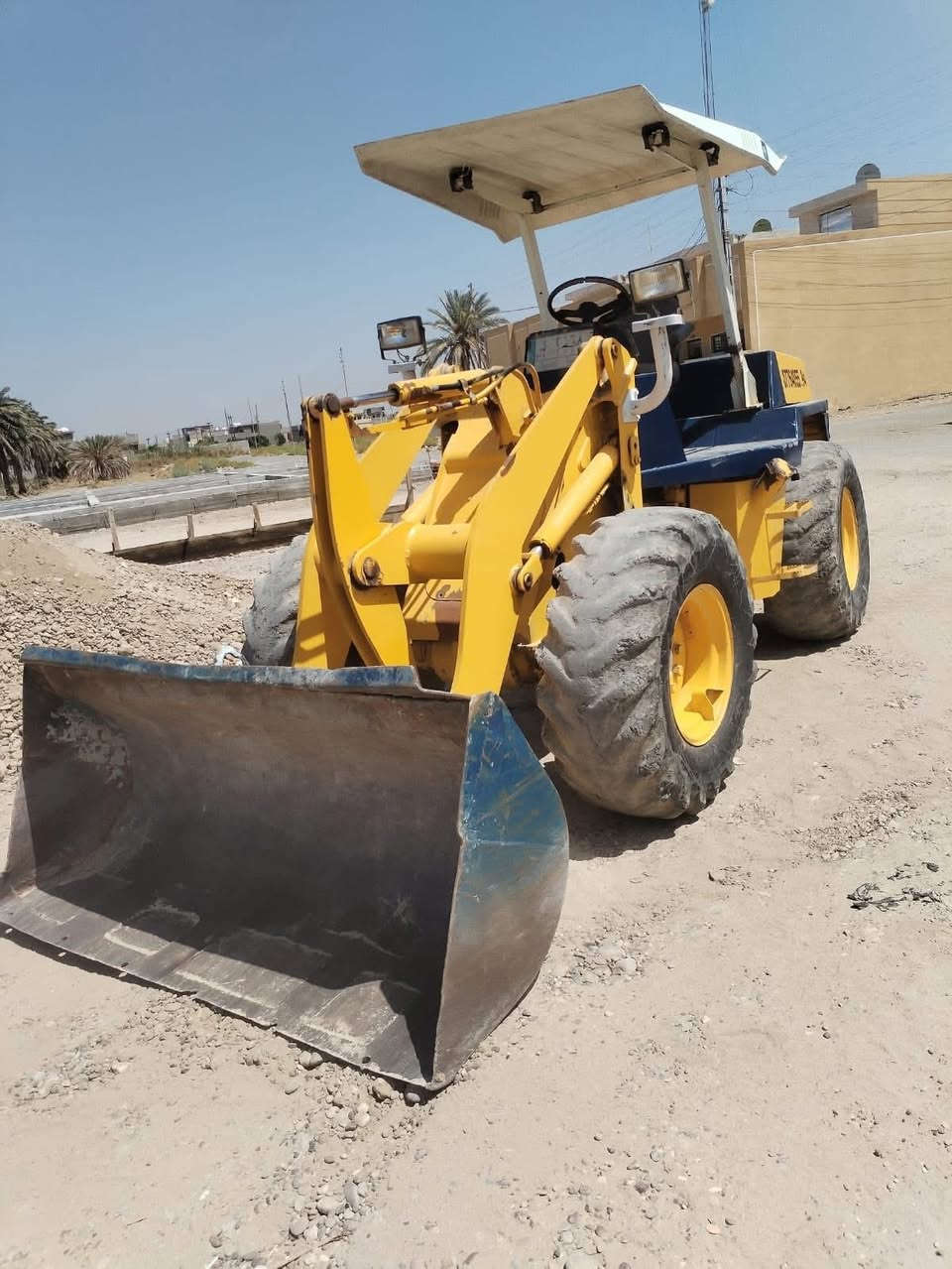 سلام عليكم شفل كوماتسو للبيع شفل خير من الله دفع ورفع الاتصال ***********سعر 125 مكانها بابل جبله
