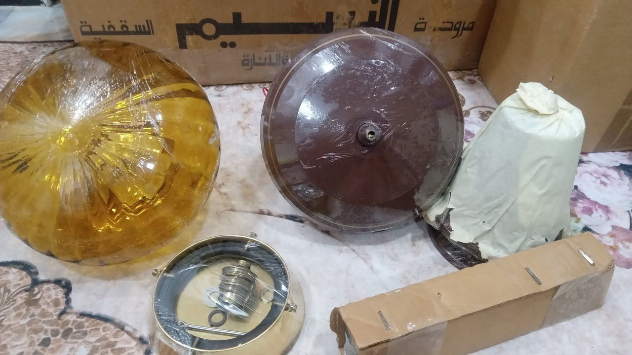 سلام 👋 عليكم 
للبيع بنكه النسيم قيد بل كارتون مامستخدمة ابد 
اربع ريش فخرالصناعةالعراقية 🇮🇶 1980 إستيراد المنشاء العام 
ليرغب بل شراء يراسل الصفحة ***********
اكو توصيل
