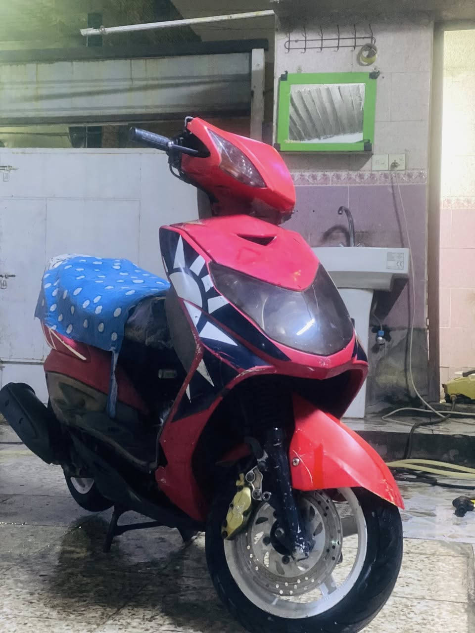 ((سكنس فحل نوزل قبق نفخ ياباني ))
سرعة 140  125cc

دراجة شوفت عينكم النضافه والمكينه ناعمه ومعدل شرط 

شراي يجي واتساب ***********
