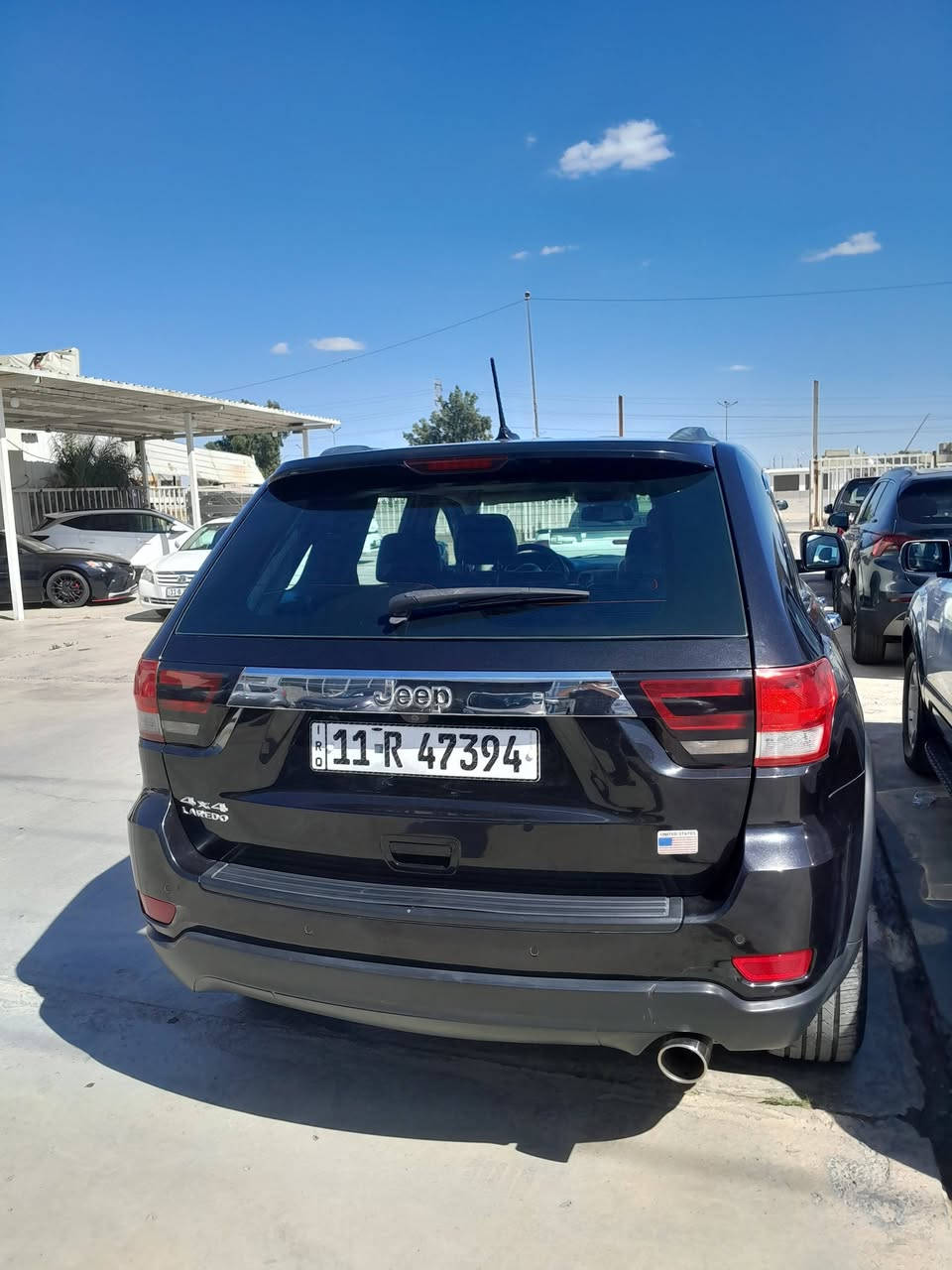 سلام عليكم جيب شيروكي لاريدو وارد امريكي موديل ٢٠١٣ فول موصفات لمتده مواصفات السياره فورويل بنو راما كشنات جلد كهربائي وتدفئة كشنات مكينة جديده وكير خير من الله حدادية امامية وخلفية جديده تخم تاير وباتري جديد كهربائيات كلها شغالة على وضع الشركة منضومة تبريد جديده وصور الحادث موضح في المنشور سعر السياره ١٧٠$ وبيها مجال مكان السياره الحسينية الراشدية شارع المرور رقم الهاتف ***********
