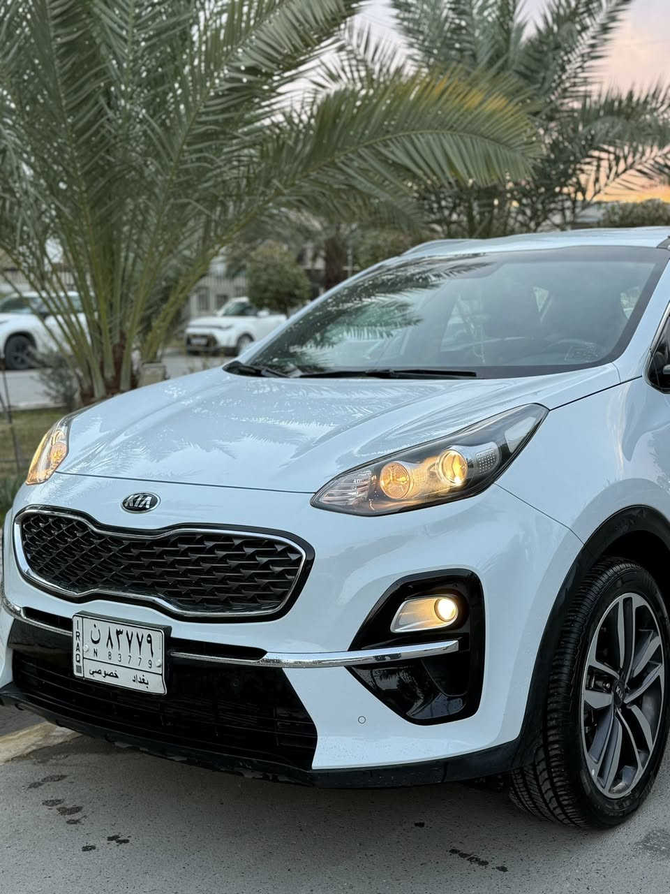 السلام عليكم 
سبورتج 2020 وكاله كيا الدولية 
سياره بعدها سيرفس وصيانه بداخل الوكاله 
رقم بغداد بسم مرة 
مكفوله سياره من صبغ وبارد /كير ومكينه ع وضع شركه( دفترها موجود بداخل وكاله) 
حساسات امامي خلفي 
داخل عسلي ( جلد و مخمل)
تحكمات جهتين 
يدات نيكل 
محرك 2000 ( دوش)
شاشه اندرويد   
نظام ترحيب 
مري كهرباء 
تبريد امامي خلفي 
انضمه قيادة ايكو نورمل سبورت 
سيارة مال بيت 
مكاني بغداد الكرخ 
سعر 207 بيها مجال بسيط 
***********
