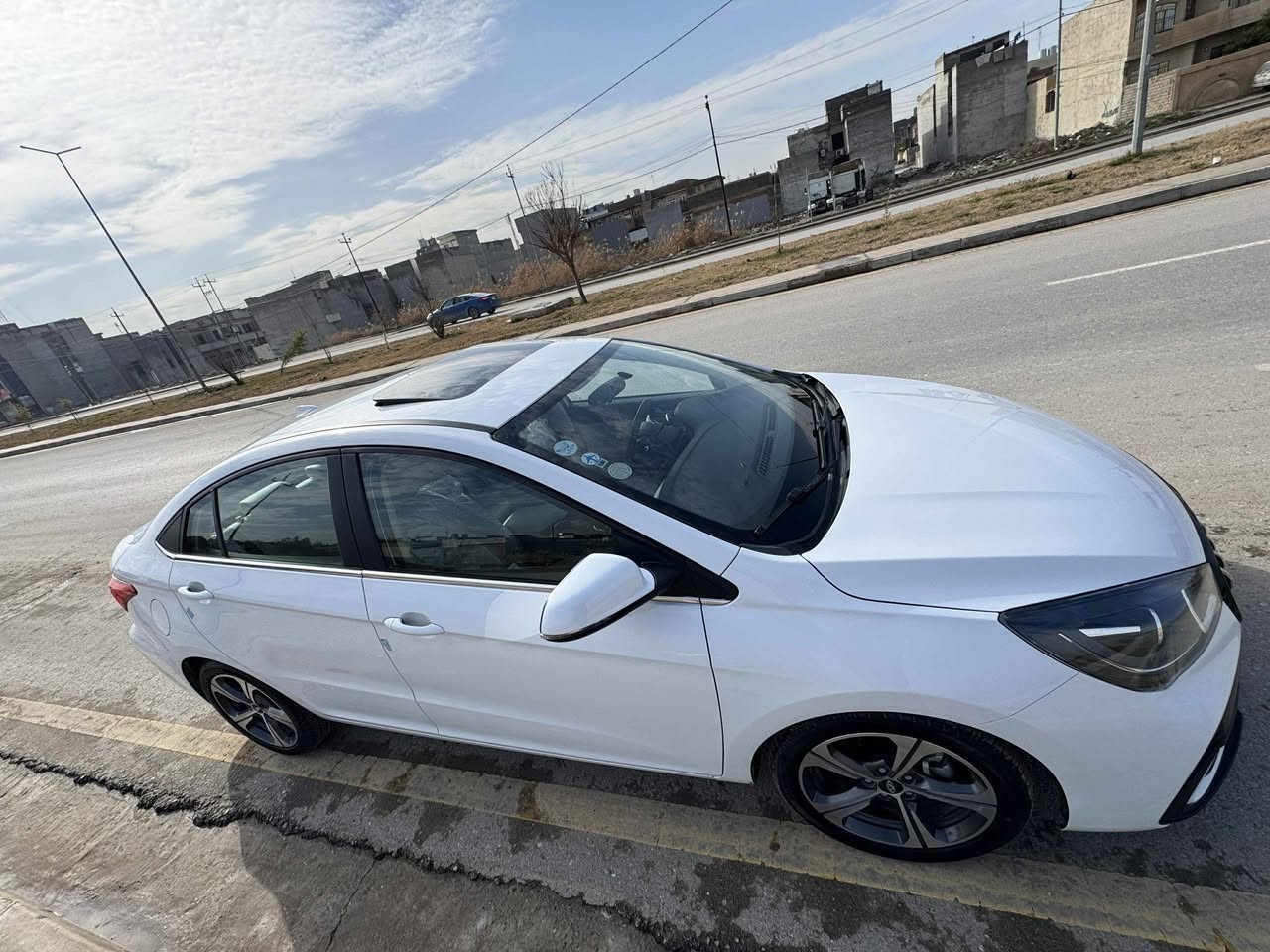 شيري اريزو 5 موديل 2024
فول مواصفات اعلى فئة ضمان 6 سنوات مرقم دهوك
ماشية 23000  كم
كير ومحرك وتدفئة وتبريد شرط 
تحكمات  
فتحة سقف سلايت 
4 ويل كب
 دشبول رقمي 
قفل يصعد الجامات ويغلق فتحة السقف
شاشة كار بلي 
اشاير بالمري اشارات ترحيبيه
وبعد اكو مواصفات السيارة باسمي شرط التحويل  
السعر 113$ 
العنوان الموصل 
للتواصل ***********
متوفر واتساب
