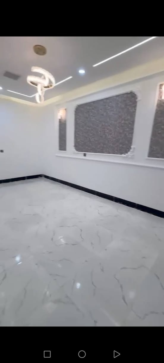 دار طابو طابقين بناء حديث للبيع نظام دكات(تبريد مركزي) ديكورات مغربية انترنيت كامرات مراقبة 
العنوان / كركوك حي عدن قرب جامع مصطفى الحبيب 
#المساحة /دار (١٠٤)متر
 #الواجهة /دار (٥)متر
#طابقين يحتوي على:- (٣)غرف نوم ومطبخ حار بارد واستقبال وهول2 وصحيات فوك وجوه  وكراج سياره
السعر /١٦٨ مليون مع مجال
#للاستفسار الاتصال  ***********
