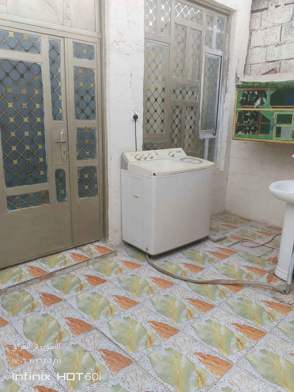 السلام عليكم بيت للبيع 100 متر
حي المختار  الخمسه دونم في الحي العسكري
بناء بلوك خدمات ماء كهرباء مجاري
للستفسار  ***********
