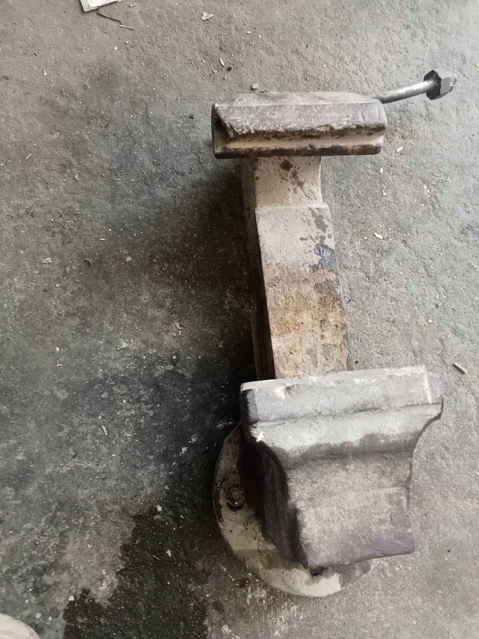 منكنه اصليه بدون لحين بدون فطر فقط المخدات واكعه منهه  شغاله  وصارلهه قد ١٥ سنه  متروكه ضامهه  إذا عندك صغير اراوسك  وإذا بيع  قفل ٧٥  الف  مكاني كراده مريم  ***********
