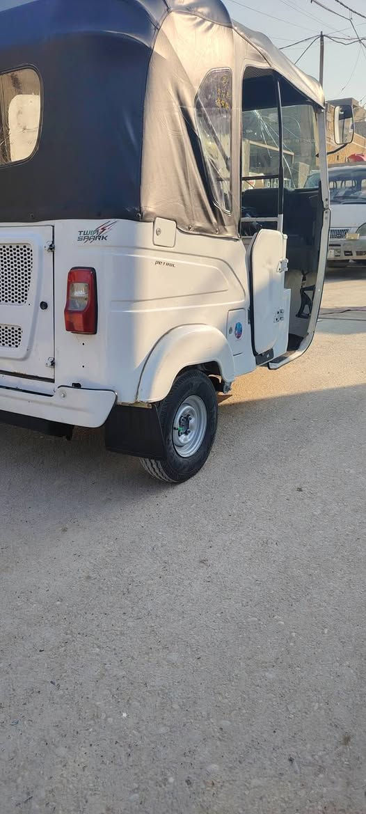 سلام عليكم تكتك للبيع 21شهر11محسوبه عل 22
رقم رقم شرط تحويل ثاني يوم معمر دوس 

شرط مكينه ما مفتوحه 

مكان بلديات. سعر 7450

 ***********.
