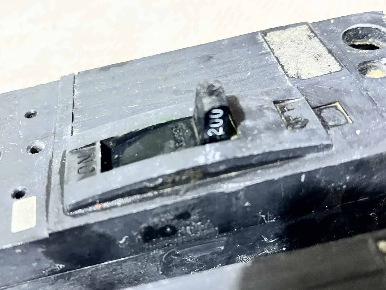 السلام عليكم
عندي غراض مال مولد 

وكونتكتر ابو ١٨٠٠امبير أمريكي اصلي مامشتغل   وجهاز لقط 
وعندي ٦ابو ٢٠٠امبير ٦قواطع  هم اسود اليحب يتصل ع رقم 
مكاني كوت عندي تواصل حسب التفاق 

***********واتساب
