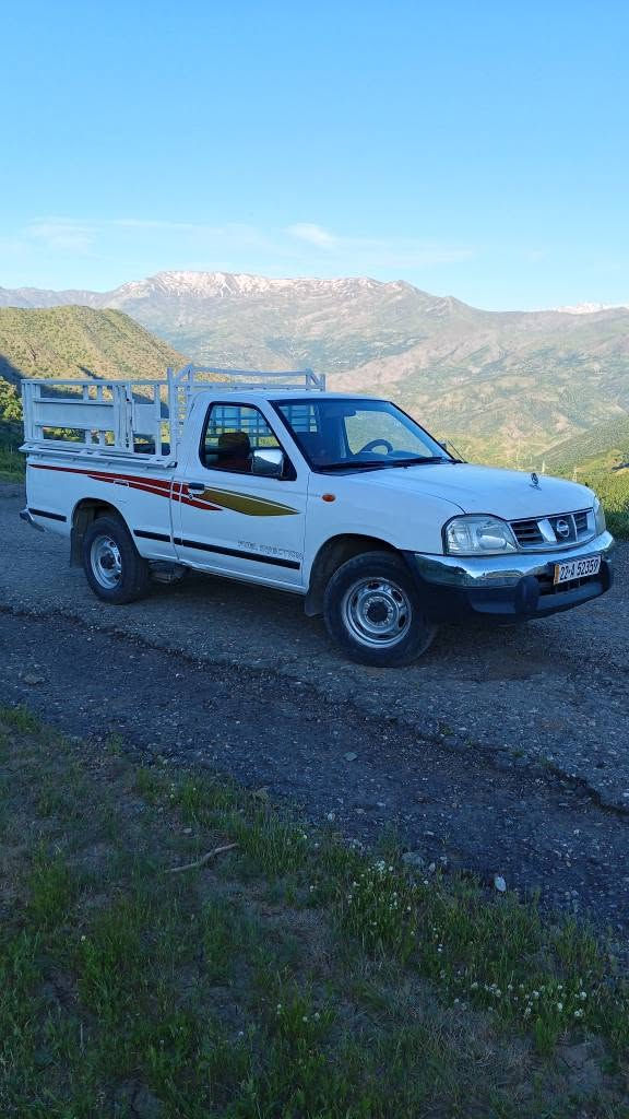 نیسان 2008چوارقولاب بێ بۆیاغ مەکینە نەکراوەی بەشەرت گێڕئەکسل تەبرید بەشەرت چەمچەی لەگەڵە  سەنەوی تا 2028تازەیە بەناوخۆمەوەیە تەنها بۆنیدەکەی کەمێک ساردەکوتی هەیە بێ ناوگرتن سەیارەکەتوندتۆڵە نرخ105
‏***********
‏ رانية, السليمانية
