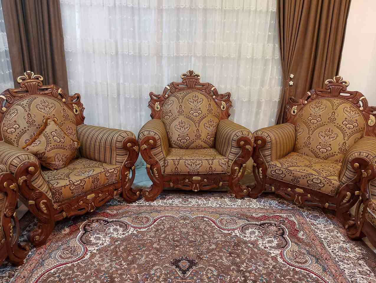 السلام عليكم
طخم ملكي صاج 10قطع 2كبار و4صغار للبيع السعر 500وبيها مجال للطيبين الموقع الموصل***********
