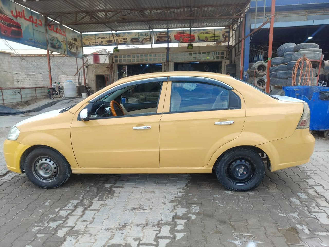 سلام عليكم افيو ٢٠٠٧ مسكر خليجي كير عادي محرك هستوني شاده تخم تاير تبريد ثلج رقم نجف مميز انكليزي سنويه لل ٣٠ مصفره هيئه وغرامات سيارة جاهزه مكانه نجف شارع المطار *********** السعر ٣٩ وبيه مجال
