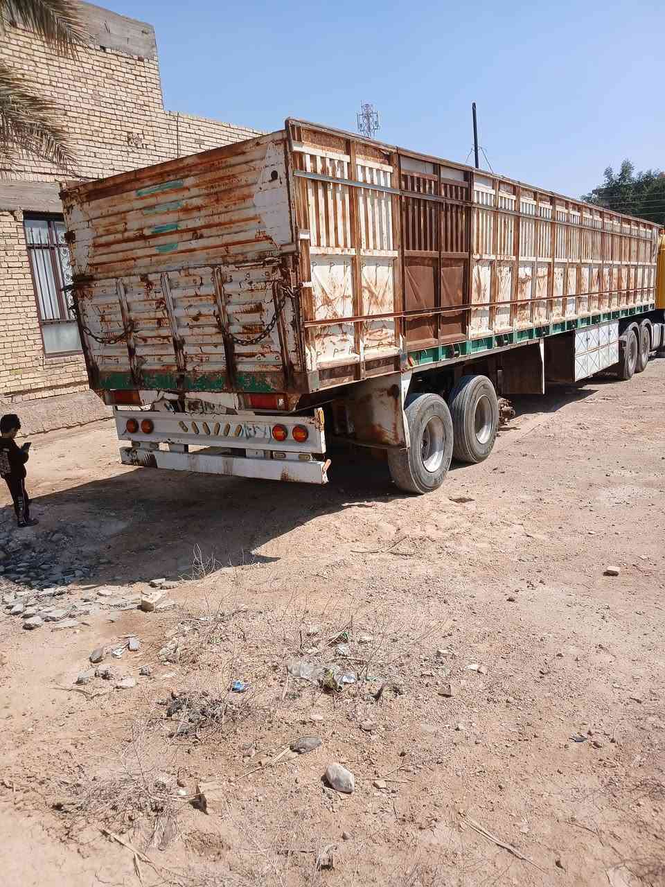 للبيع عربانه نجمة طول ١٣/٦٠ ارتفاع ١٨٠ شاصي ١٦ ألماني رقم الهاتف ***********    رقم الثاني ***********. انا مكلف بل نشر
