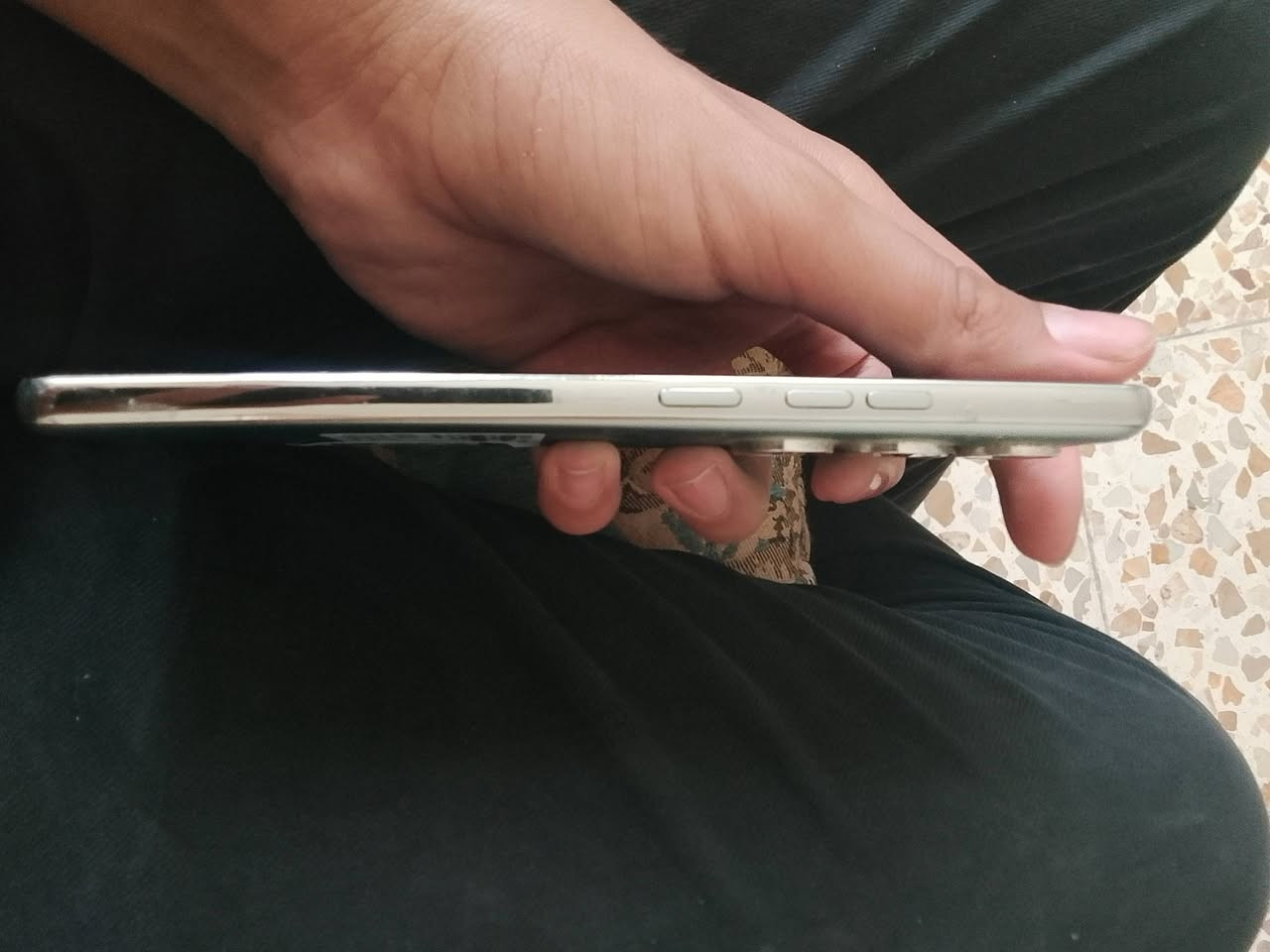 السلام عليكم
تكنو كامون 40 مو برو
الجهاز نضيف الله شاهد كلشي ما بي وصار اربع اشهر من شتريته المميزات باخر صوره ونضامه اندرويد اخر اصدار 15 ذاكرته 256 كلشي ما بي بس شاشه 
السعر170 وبي مجال الشراي يتفضل خاص وشكرا


**إذا كنت صاحب هذا الإعلان وتريد حذفه لأي سبب، رجاءا أرسل رسالة إلى الدعم الفني**
