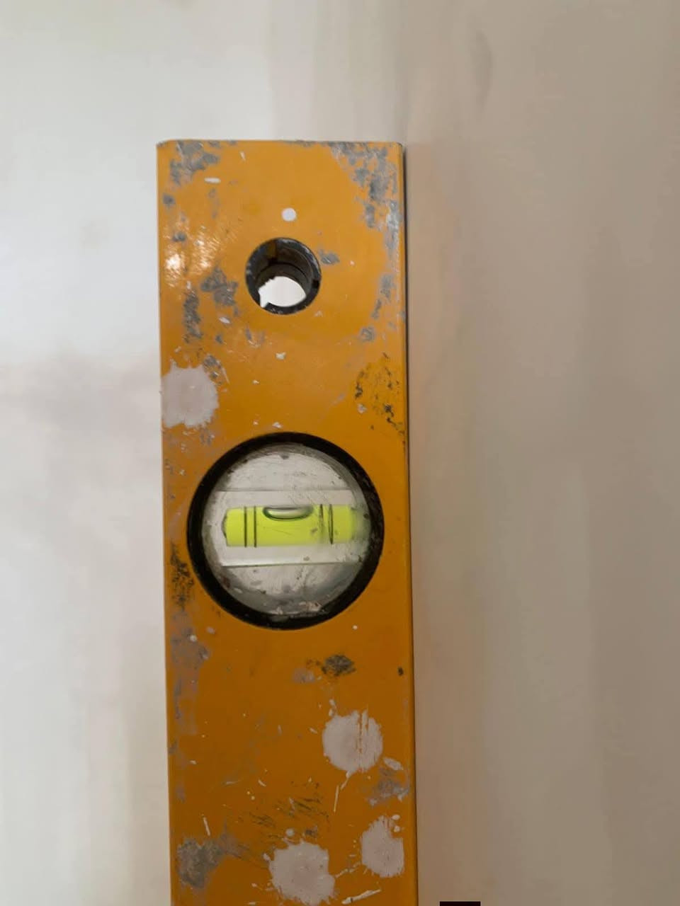 سلام عليكم لباخ متفرغ حاليا اسمنت وجص وبورك شغل درجه اولى شرط تسليم مهندس نظافه بلعمل ***********واتساب
