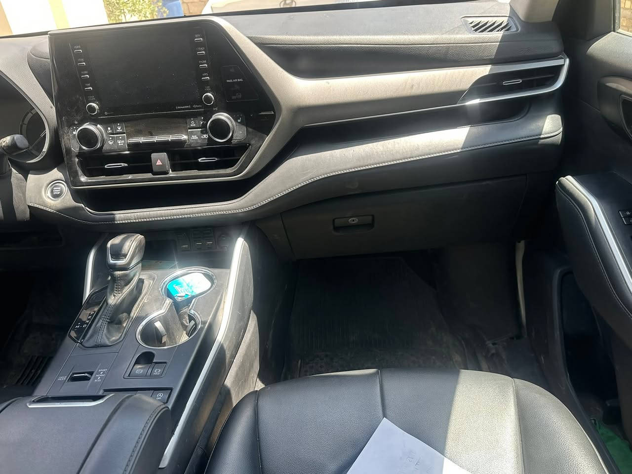 هايلندر مديل 21 
حادثه من امريكه خلفي واهناء صارت طخطخات بيه ورشن قطع 
سته سلندر كشنات منفصل 
سعره 190 وبيه مجال قيل 
***********
