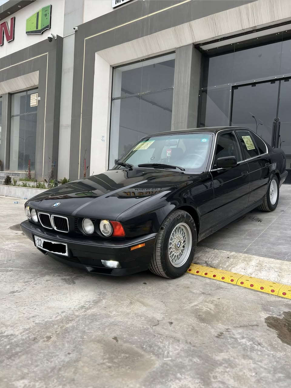 الهم صلي على محمد اخوتي السياره شكد ما أكول عليهه جديده قليل بحقهه إسلام عليكم بي ام.  520 اصل وفصل وبليته السياره ما يعوزلهه ربع شغال واطلع بدون صبغ بيهه فقط 3قطع فقط اصل بجم عريض داخل جلد بطاين ابواب طك ويل خليه اصلي محرك كبس عدله رقم وهزه كلو جديد بسمي السياره كابون بانزين بيهه هم ويرمينه شرط ما بيهه واير مجطل تخم تايرات جديد (السعر السعر )60وبيهه شويه مجال يرحم والديكم لاحد يقارنه بسيارات ال حكهم ٤٠ورقه فدوه اروحلكم
الرقم ***********
