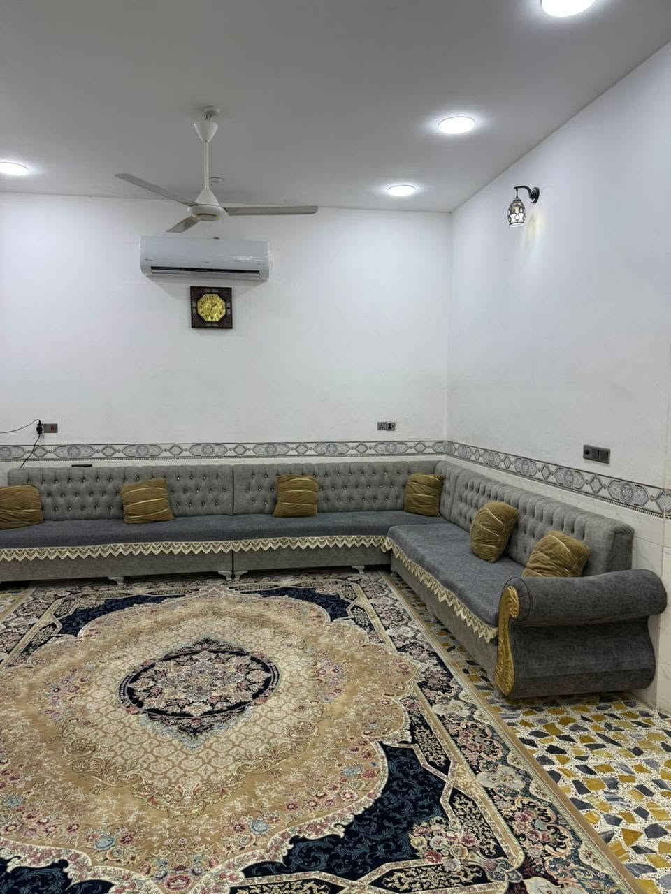 🌃 اللهم صل على محمد وال محمد 🌃
      🏫   🏫   🏫   🏫   🏫   🏫
              ⚜️ #بيت_للبيع ⚜️ 

☣️في الفلوجة حي الشهداء 
☣️ منطقه المرسلين 
☣️ بناء درجه اولى 

⚜️المساحة : 150م 
⚜️الواجهة : 7.5م
⚜️النزال : 20م
 
قرب شارع ابو النسور 
طابقين 3 غرف نوم وصالتين واستقبال ومطبخ ومناور ثنين
حمامات داخل وخارج 

 ⚠️ الشارع 🚸 : 8م  
⭕ السعر : 155 وقابل للتفاوض 
🧰⚖️ نوع الملك 🧰⚖️ : طابو صرف سند 
للاستفسار : مراجعة 
🥇#مكتب_الاقصى_للعقار 🥇
 للاتصال : *********** 📞☎️
واتساب : *********** 📞☎️
⭕التسلسل: 159
#عقارات_الفلوجة #عقار_للبيع #عقارات_الانبار #عقارات_العراق  #العقار #عقار
#العقار_للبيع #للبيع #بيع #بيت #بيوت #قطعة #قطع
#ارض #اراضي
