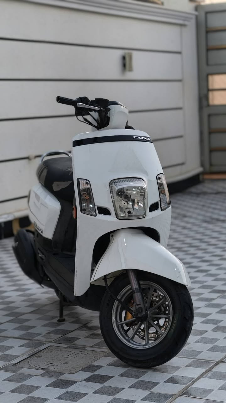 السلام عليكم دراجة ماكس بوليس مسطرة موديل 2012 نوزل 
دراجة شلعة ومعدل خير من الله الشراي يجي خاص او على الرقم ***********
