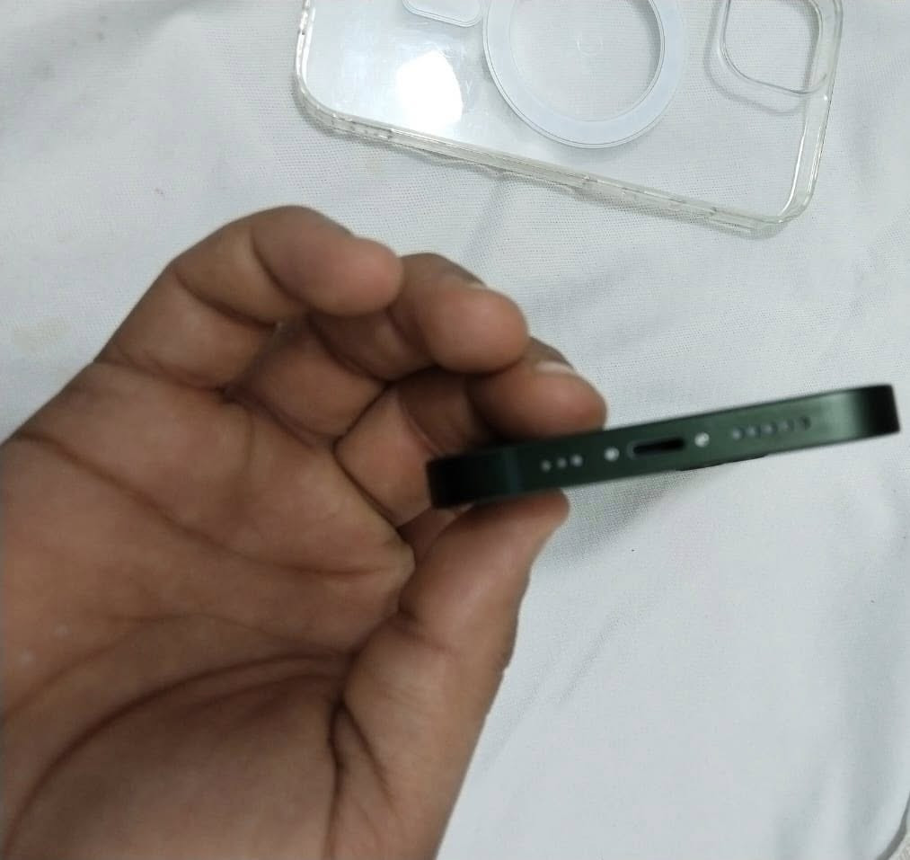 السلام عليكم 
ايفون 13 عادي 
ذاكرة 128 شرق اوسط 
بطارية 81
اللون مميز (زيتوني )
الجهاز وتر بروف 
الـسعر 475او بي مجال بسيط 
إذا اكو مراوي الجهاز 13برو أو 14برو 
المكان نجف 
للاستفسار 
***********
