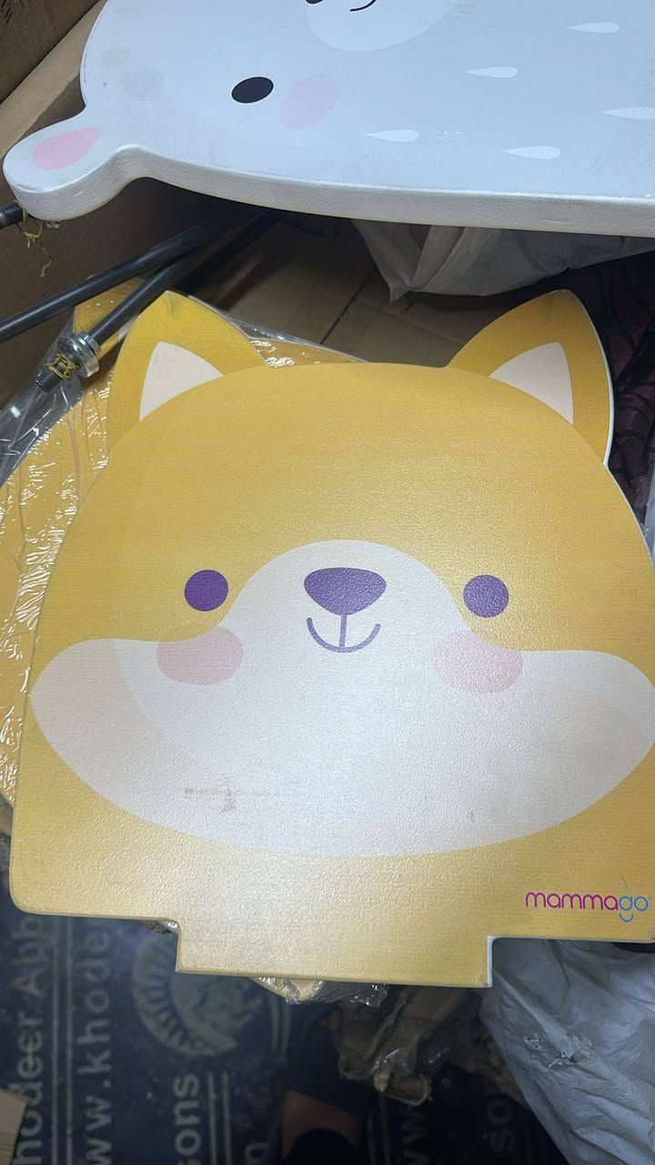 تحياتي يتوفر كراسي فقط بدون طاولات لعمر ٤-٨ سنوات تتحمل وزن ٧٥ كيلو ماركة تركية تصفية القطعه ٢٥ الف شي فخم جدا يفيد روضات او مدارس 

وات ساب 
***********
