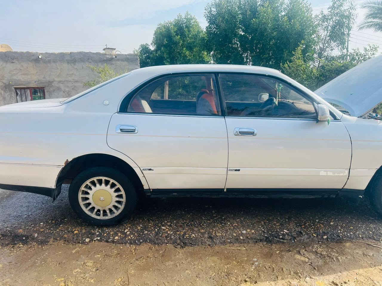 سياره بطه موديل  1993  (للبيع )
مكفوله من ضربه وكص وجثه 
مكفوله من صبغ 
اللاتصال ***********
